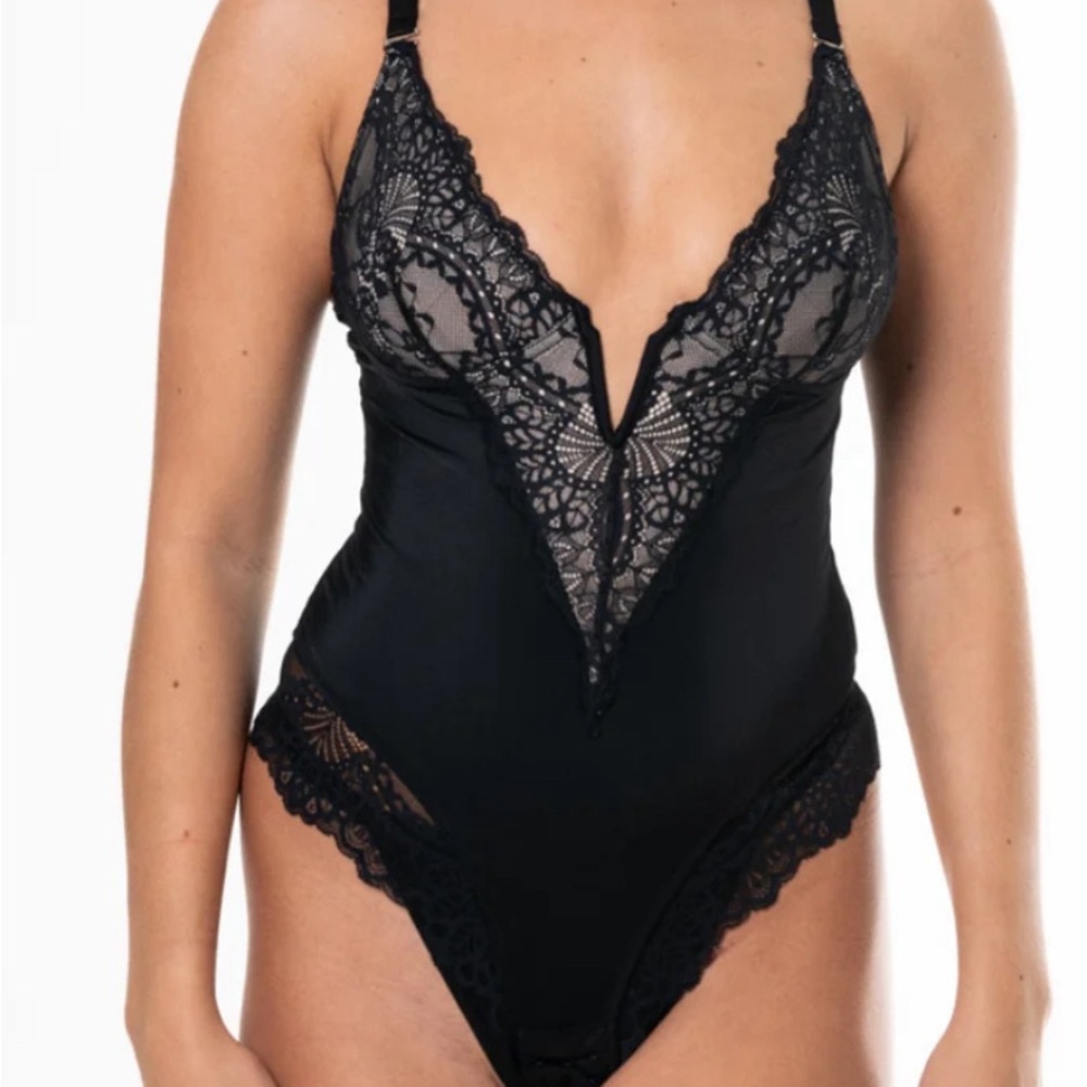 HeyShape black lace bodysuit, thong, medium, new with tags, unworn